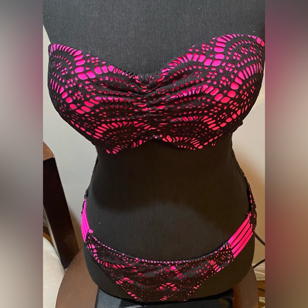 Coral Bay ~ Bikini- Black & Pink Bandeau Crocheted Style Design - Size Large